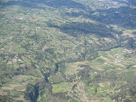 Archivo:Foto aérea de la región de Ipiales2