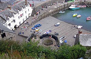 Archivo:Harbour.clovelly.arp.750pix