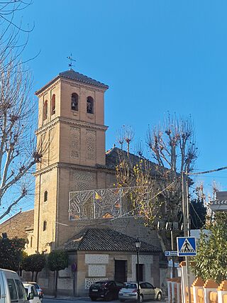 Iglesia de la Asunción, en Cúllar Vega (Granada).jpg