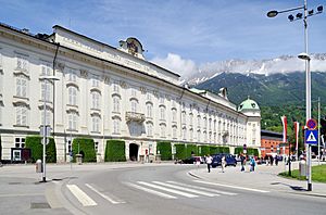 Archivo:Innsbruck - Hofburg2
