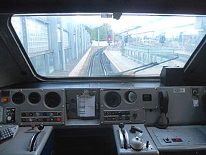 Archivo:InterCity 125 Class 43 Power Car Cab Interior