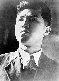 Archivo:Kim Il-sung official photograph, 1 October 1948