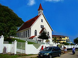 Archivo:La iglesia de San Luis en las islas de San Andres Colombia retouched