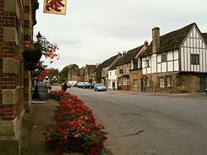 Archivo:Lacock UK-High Street