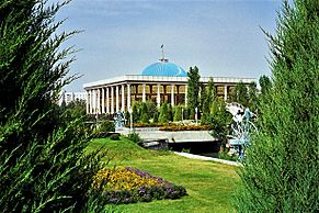 Archivo:Oliy Majlis (Parliament of Uzbekistan)