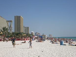 Archivo:PanamaCityBeachSpringBreak06