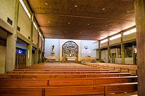 Parroquia de San Martín de Porres y retablo de Tañabueyes
