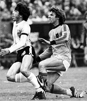 Archivo:Passarella vs krol 1978 final