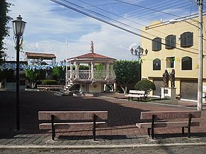 Archivo:Plaza y Kiosco Principal de Cañada de Ramírez