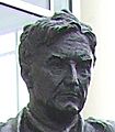 RVWstatuehead