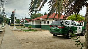 Archivo:Retén de carabineros en Trehuaco
