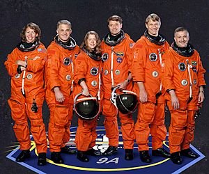 Archivo:STS-112 crew