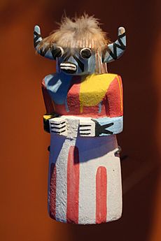 Archivo:SakwaWakaKatsina Katsina-Vache-Bleue hopi kachina doll