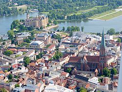 Schwerin aus dem Flugzeug gesehen .jpg