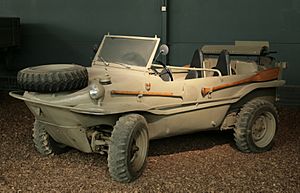 Archivo:Schwimmwagen at RAF Duxford