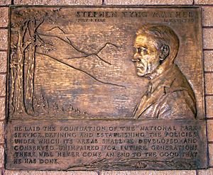 Archivo:Stephentyngmatherplaque