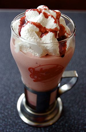Archivo:Strawberry milkshake