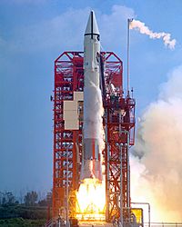 Archivo:Surveyor 1 launch