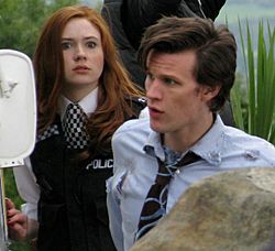 Archivo:The Eleventh Doctor and Amy Pond