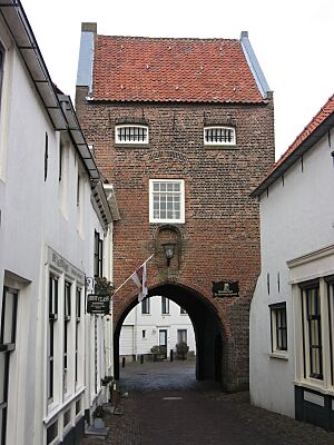 Archivo:Woudrichem Gevangenpoort