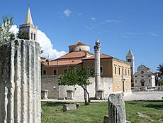 Archivo:Zadar Forum
