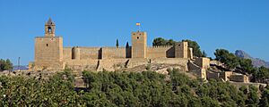 Archivo:Alcazaba de Antequera -- 01