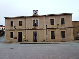 Ayuntamiento de Antillón, Huesca 02.jpg