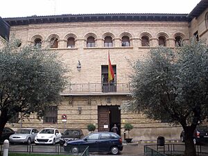 Archivo:Barbastro - Casa Consistorial
