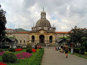 Archivo:Basilica of St. Ignatius in Loyola