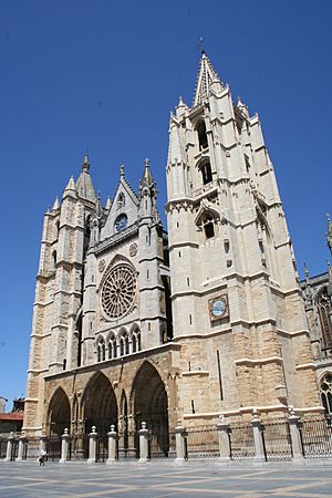 Archivo:Catedral de León