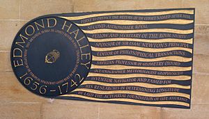 Archivo:Edmond Halley plaque in Westminster Abbey 2