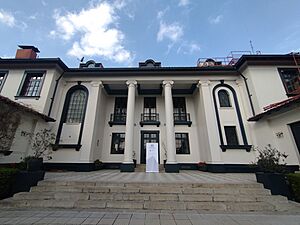 Archivo:Embajada de Italia en Santiago de Chile 07