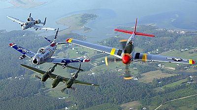 Archivo:Fighter.formation.arp.750pix