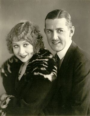 Archivo:Katherine Grant and Charley Chase