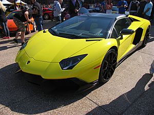 Archivo:Lamborghini Aventador 50th Anniversario LP720-4 (14211320731)