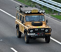 Archivo:M42 Motorway - Camel Trophy Landrover - geograph.org.uk - 1364735