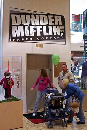 Archivo:Mall at Steamtown Dunder Mifflin sign