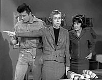 Archivo:Max Baer Jr, Nancy Kulp and Sharon Tate in The Beverly Hillbillies, The Giant Jackrabbit episode