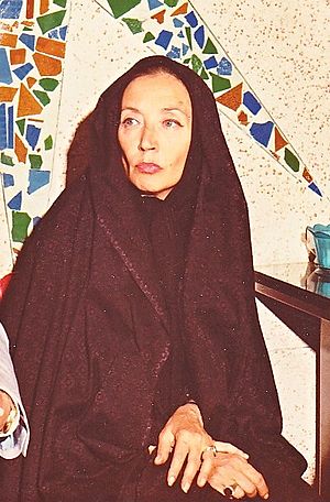 Archivo:Oriana Fallaci in Tehran 1979