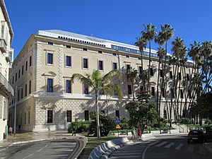 Archivo:Palacio de la Aduana, Málaga 01