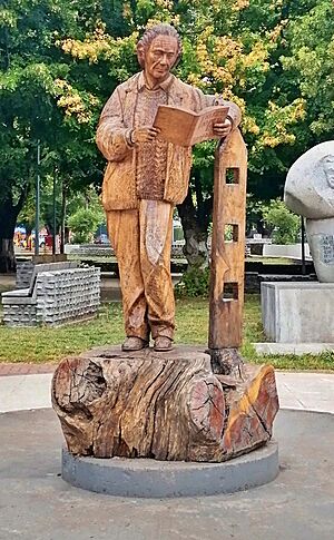 Archivo:Parra Nicanor Escultura Madera
