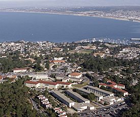 Archivo:Presidio of Monterey aerial view