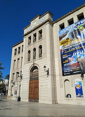 Archivo:Puerta Grande Alicante -2