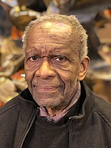 Richard Hunt in Lill Street Studio Chicago 2018.jpg