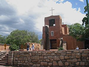Archivo:San Miguel Mission Chapel- Santa Fe, New Mexico