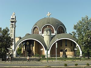 Archivo:Soborna Church Skopje1