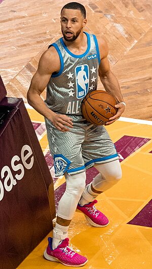 Archivo:Steph Curry (cropped)