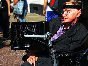 Archivo:Stephen Hawking in Cambridge