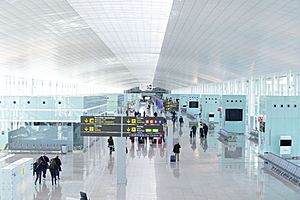Archivo:T1 del Aeropuerto de Barcelona-El Prat