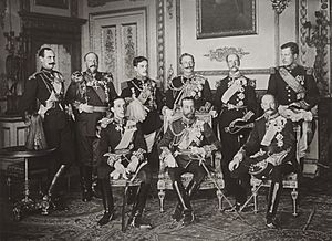 Archivo:The Nine Sovereigns at Windsor for the funeral of King Edward VII
